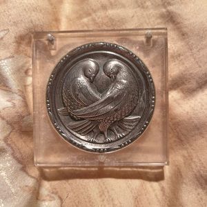 Vintage Lucite Compact, Coro 1940s,  Repoussé Silver dove Lovebirds
